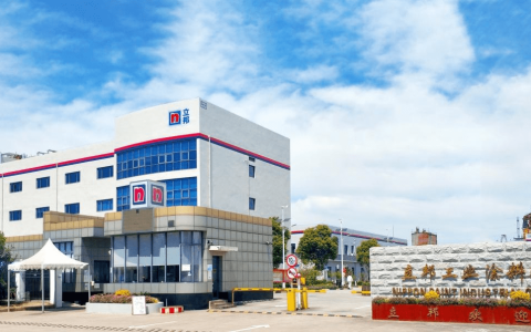 �����������Ҽ���ɫ����,����ɫ�����Ȳ���˫̼��Ŀ������