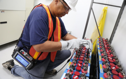 ��γ����������ӵ�أ�