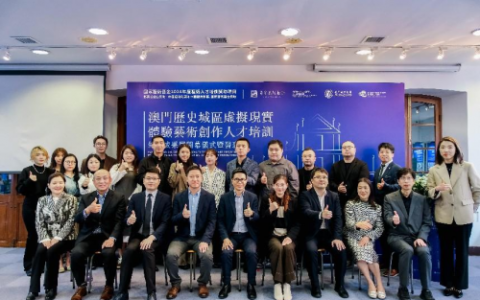 ����Ƽ����ܰ����Ļ����£�������ʷ����������ʵ�������������˲���ѵ�����ɹ�����չ��