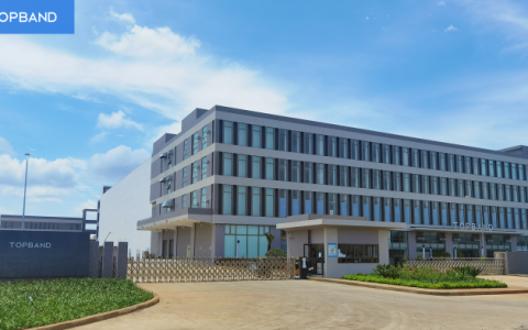 �ذ�ɷݳ�������ȫ����Ӫ���������ذ�Խ�ϻ��أ���֤�Ƚ����������