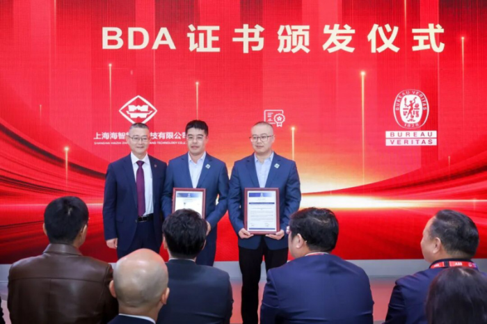 692ff6b6e4b082763bcd478f