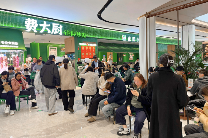 南京绕中庭排队+深圳好评登顶！费大厨双城新店开业持续火爆